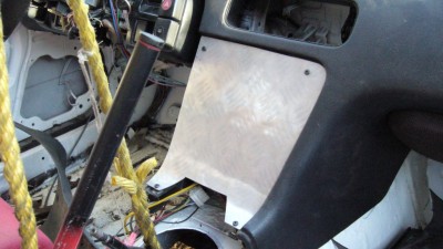 P1000831.jpg (89.07 KiB) Zobrazeno 9251 x Panel z alu kapka + rámeček do průduch topení na 3 budíky 500